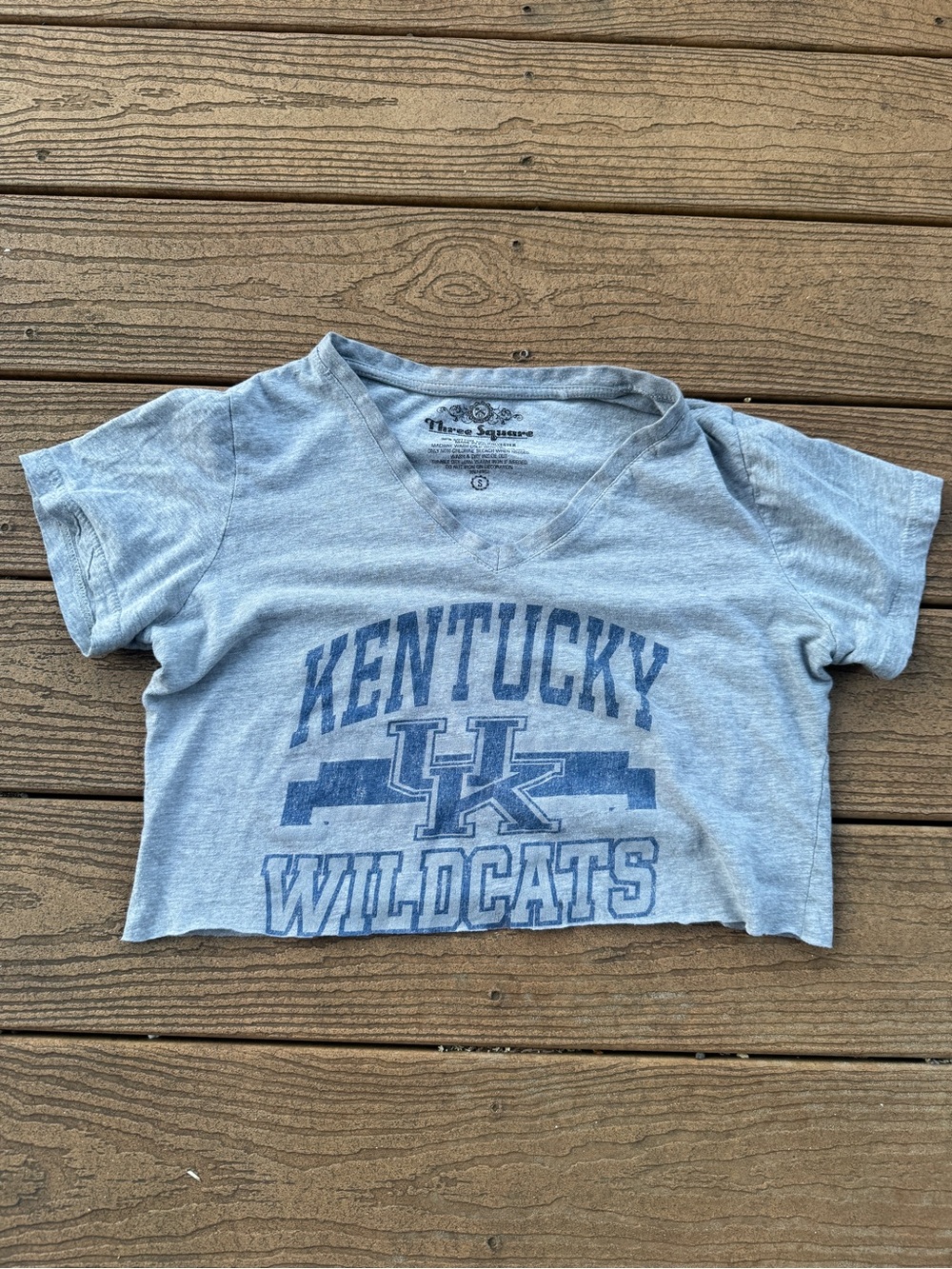 Kentucky Wildcats Light Gray Crop V-Neck Tee